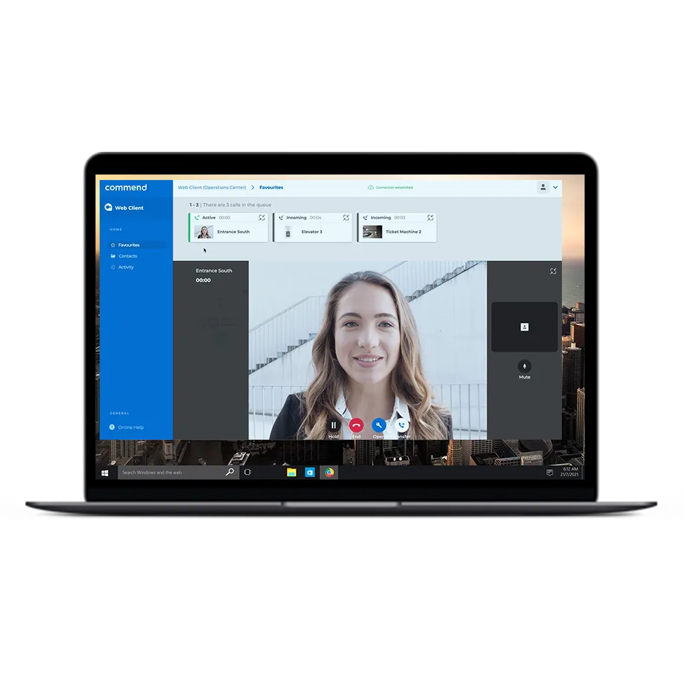 Client Web Commend : Gestion interphonie fluide Portable affichant le Client Web Commend avec un appel vidéo interphonie actif et des appels en file d'attente.
