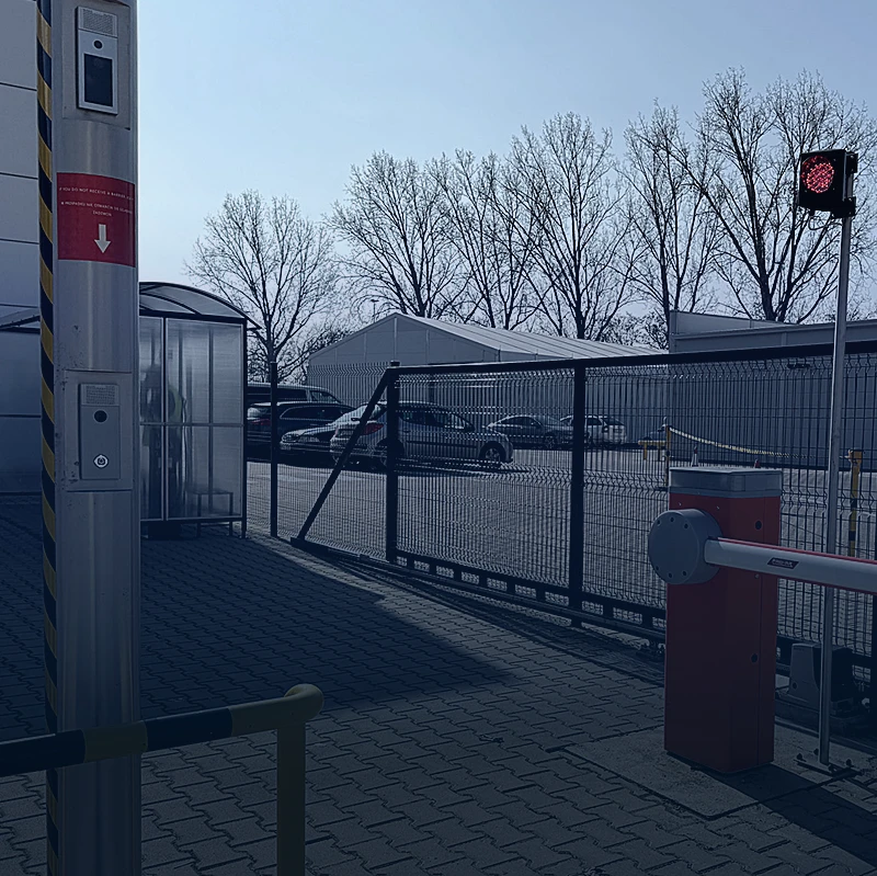 Intercom system for gates ensuring secure site access Gate access area with intercom system providing secure entry and reliable communication